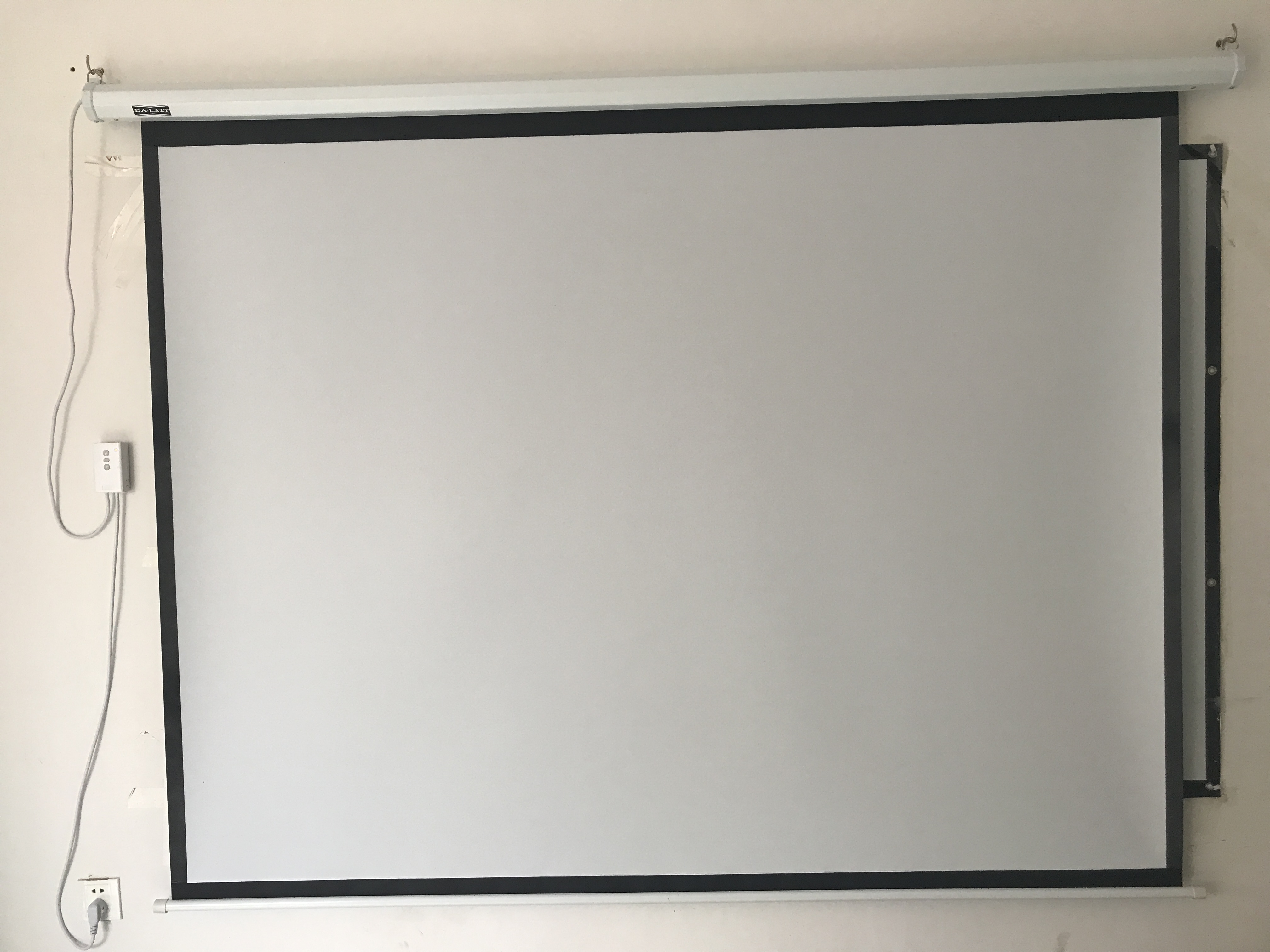 Rèm điện mới 60/72/84/100/120 inch 4: 3 Màn hình máy chiếu 16: 9 - Phụ kiện máy chiếu máy chiếu vnpc
