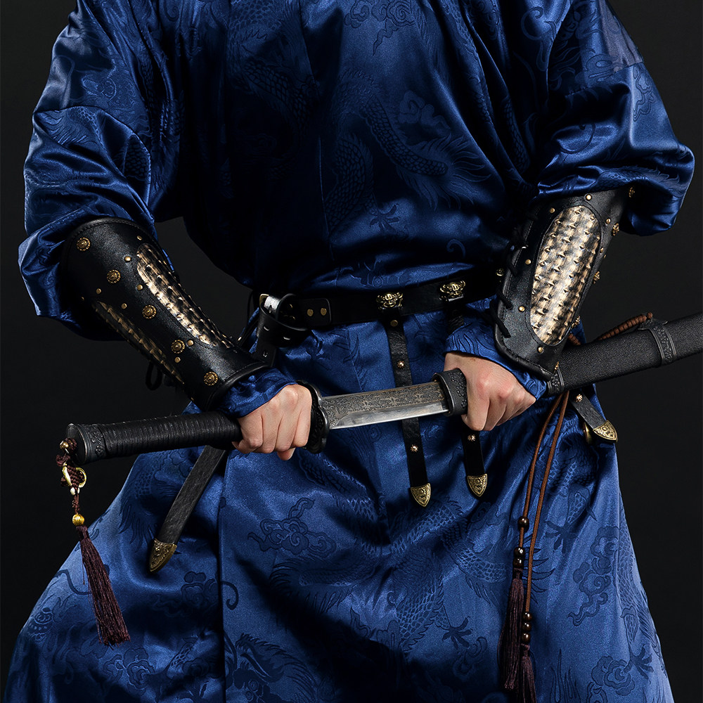 汉梦归唐护臂唐圆领袍配饰:复古武侠风,让你一秒穿越大唐江湖!-盔甲-淘宝好物网