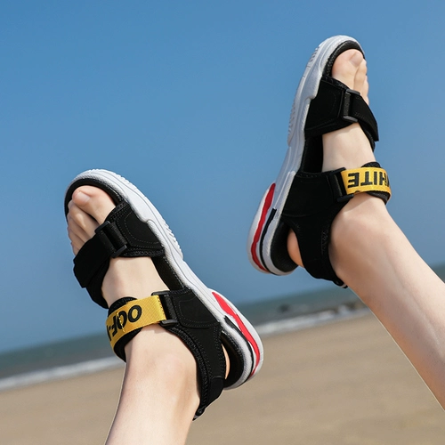 Пляжная обувь, модные тапочки, коллекция 2021