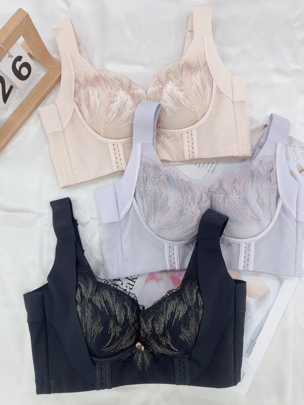 Plastic Cube 2306 Negative Oxygen Ion Gathering and Adjusting Underwear