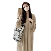Maternity wear 2024 autumn French loose fashion pleated skirt spring and autumn new long-sleeved round neck maternity dress