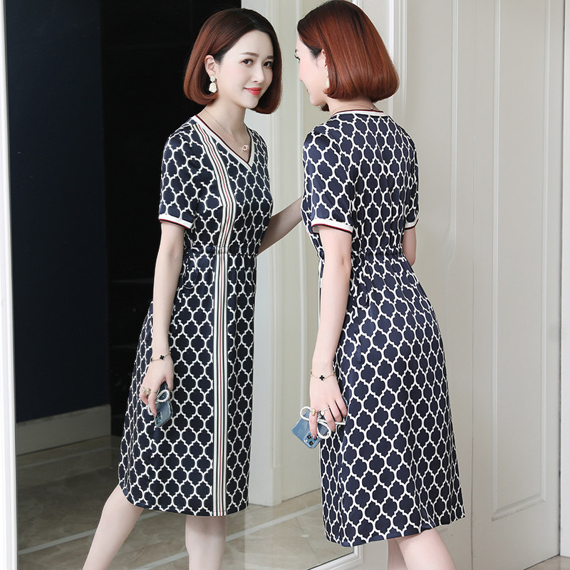 Brand silk dress women's 2022 summer new style slim and thin high-end heavy mulberry silk skirt young style