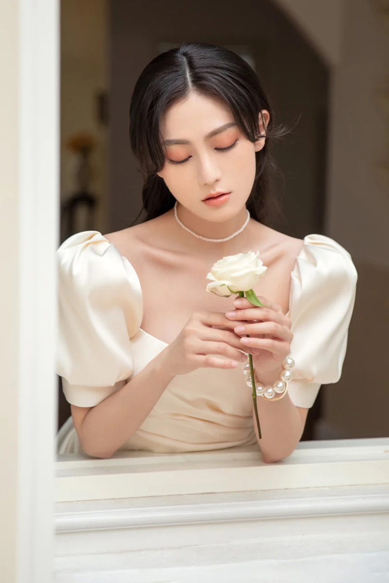 Wedding dress for bride, french style, 2023 collection, suitable for teen