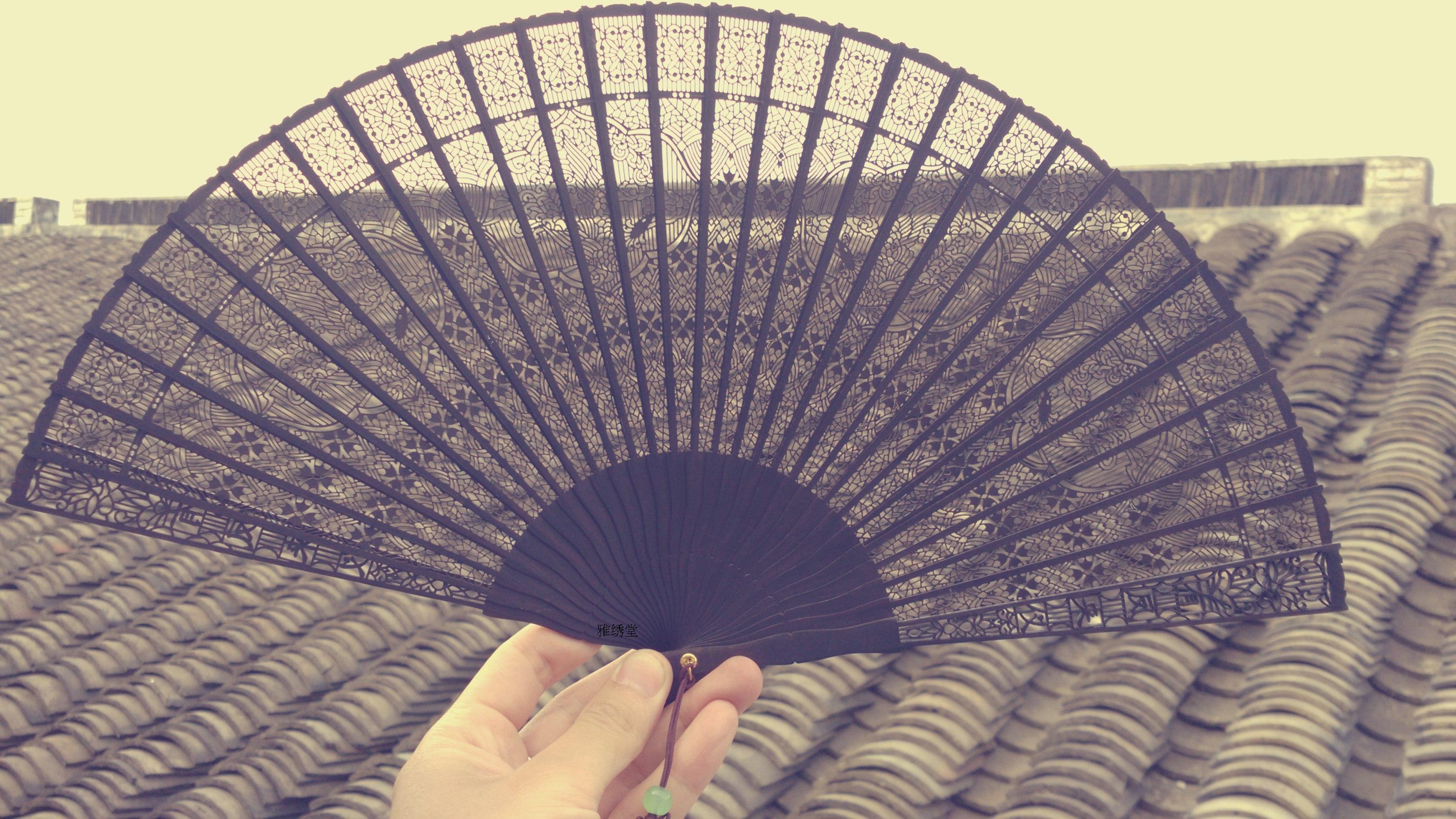 Chinese style send foreigners craft fan lettering custom female fan gift fan carved ebony ebony fan folding fan Su fan