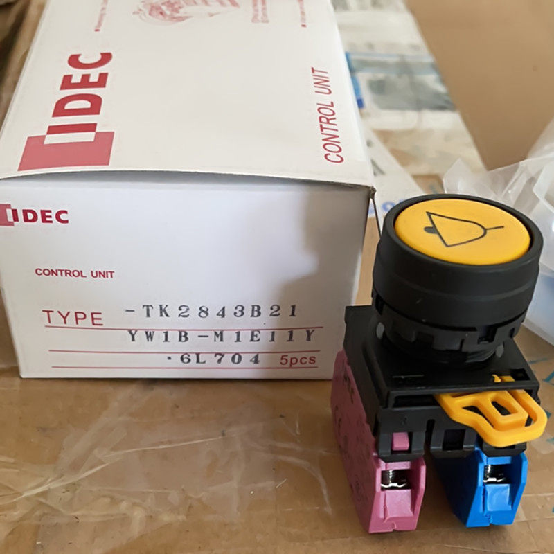 Original IDEC and spring button switch YW1B-M1E11Y yellow flat head type contact point 1 normally open 1 normally closed