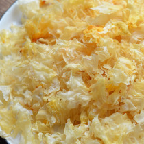 Tremella fragments snow fungus fresh white fungus dry soft waxy white fungus 250g local specialty clean white fungus
