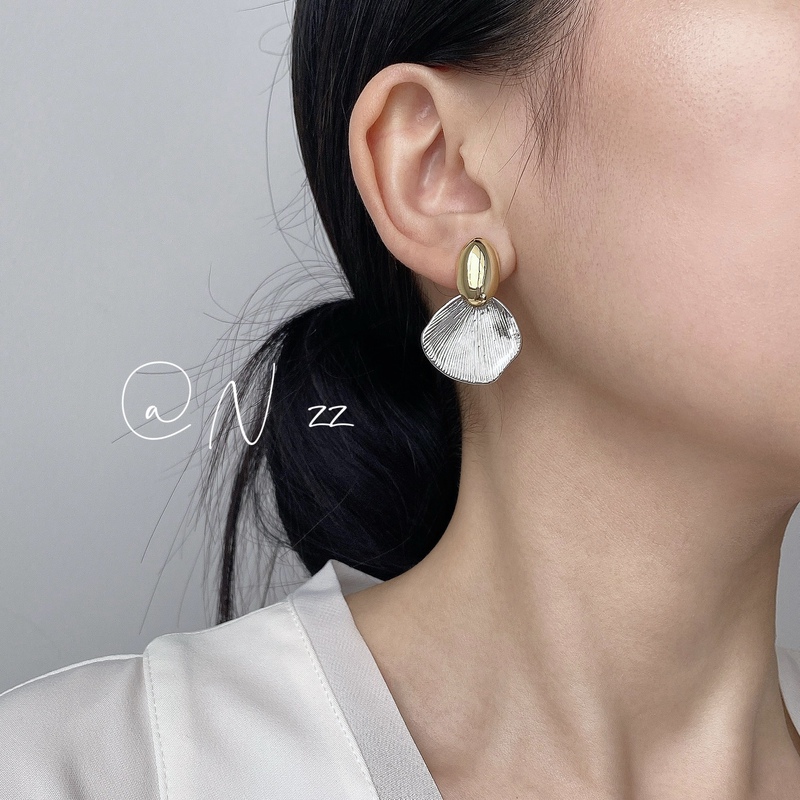 N Zz High-End Design Metallic Silver Leaf Irregular Old Money Style Earrings for Women Minimalist Silver Needle Ear Accessories