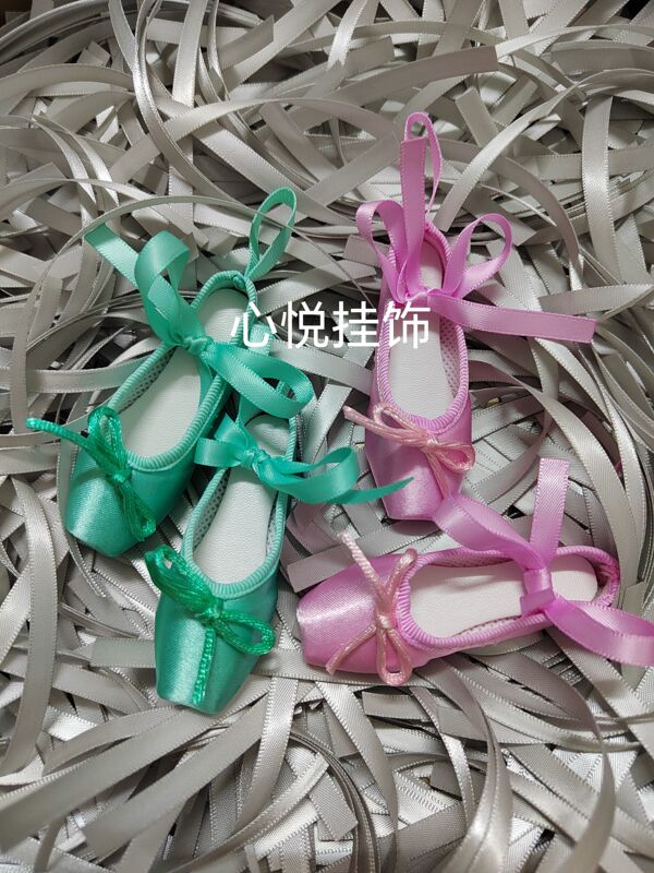 Hot-Selling Mini Realistic Casual Fashion Ballet Dancing Shoes Keychain Car Decoration Pendant Handmade Gift