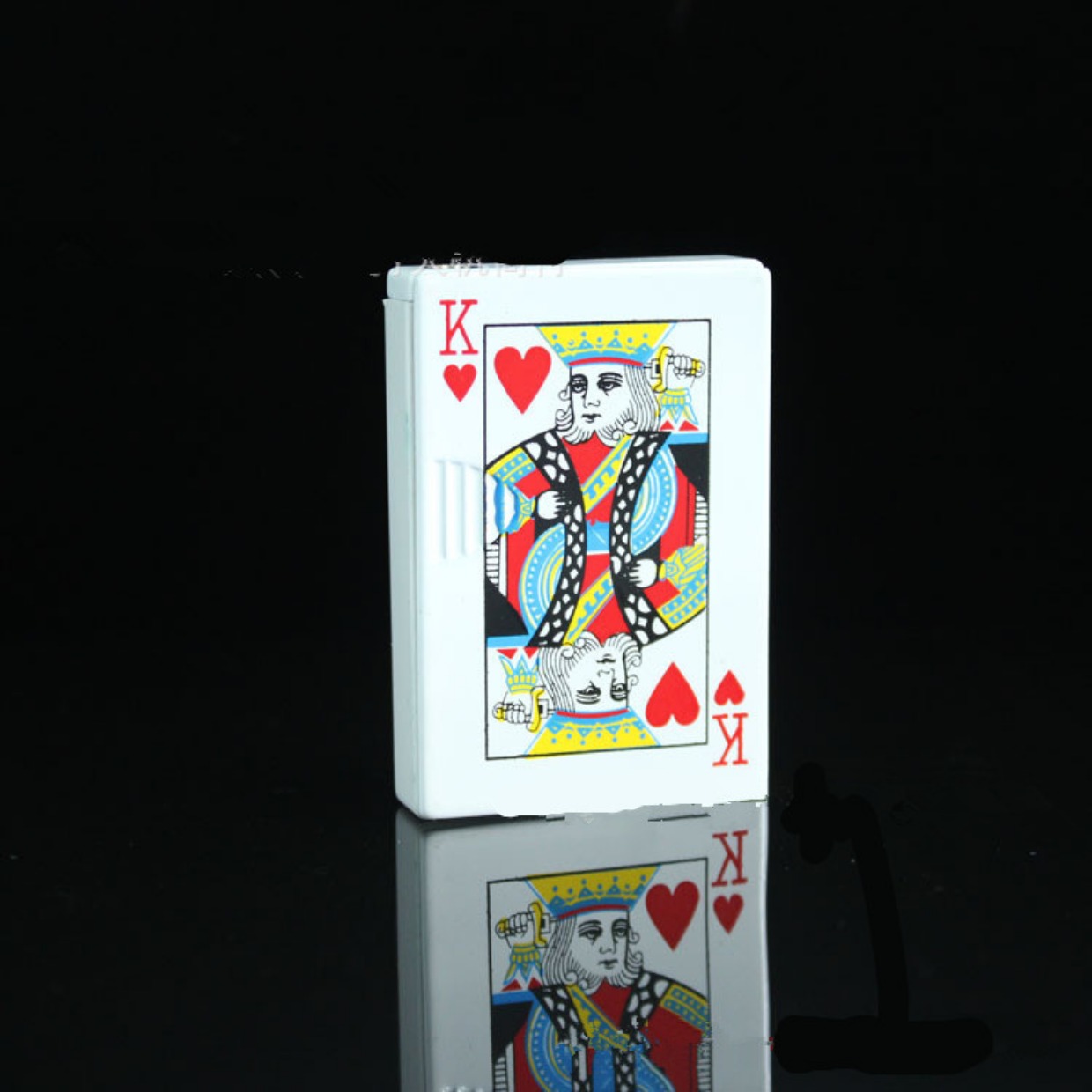 Quà tặng sinh nhật Cá tính Quà tặng sáng tạo Hài hước Tricky Poker Thẻ Trượt nhẹ hơn bơm hơi hộp quẹt khò