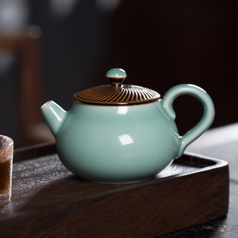 Xu Zhechuan hand-jumping knife teapot Longquan celadon teapot ceramic kung fu tea set small teapot household single pot
