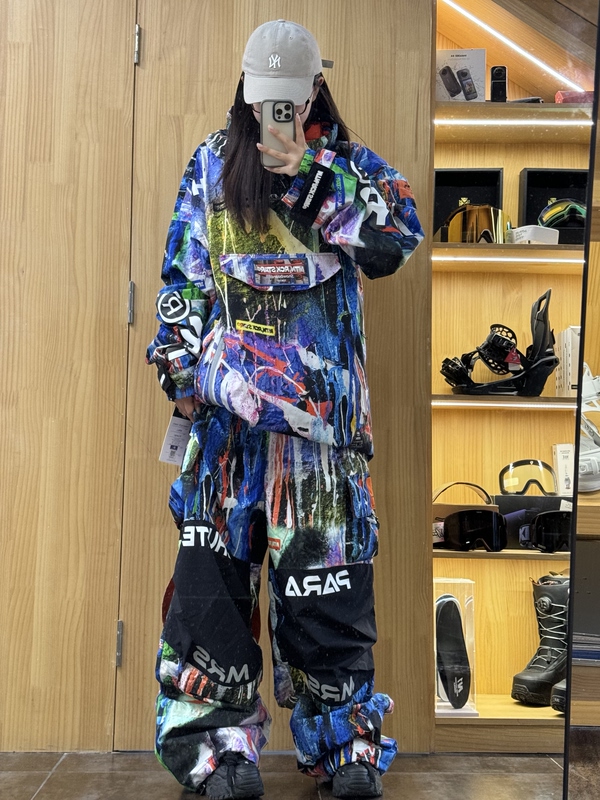 2526 New Winter Models Mrs Snowboard Suit Set for Men and Women, Windproof, Waterproof, Breathable, Warm, Niche