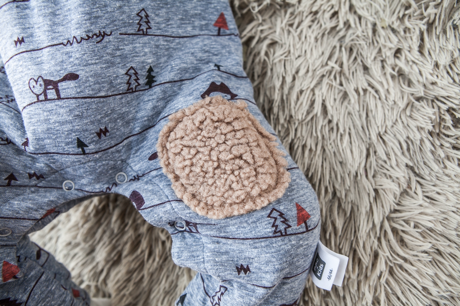 Sơ sinh mùa đông jumpsuit đông nam nam nữ 0 tuổi Quần áo trẻ em 1-3-6 tháng quần áo mùa đông cộng với nhung Hàn Quốc phiên bản mới body dài tay cho bé gái
