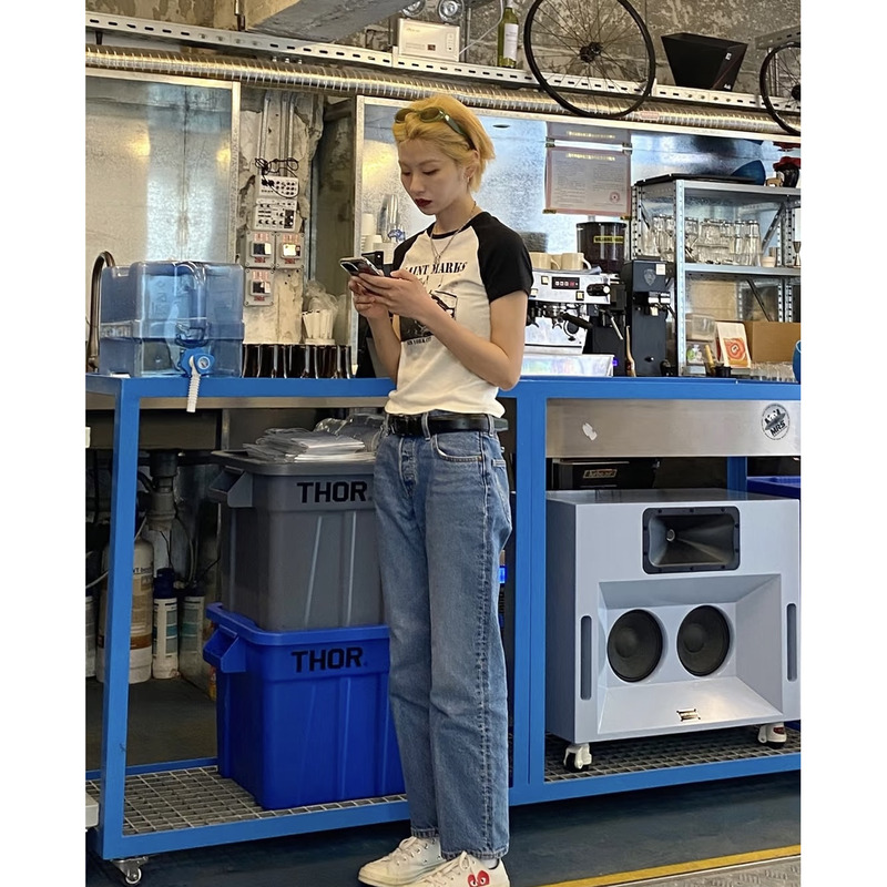 Levis Women's 90S Classic Straight Jeans A9150-0002 A91500002 in Stock Levis Women's 90S Classic Straight Jeans A9150-0002 A91500002 in Stock