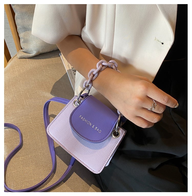 Small Solid Color Magnetic Buckle Crossbody Bag display picture 9