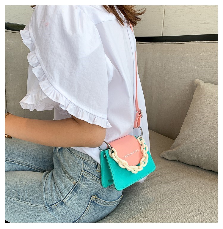 Small Solid Color Magnetic Buckle Crossbody Bag display picture 13