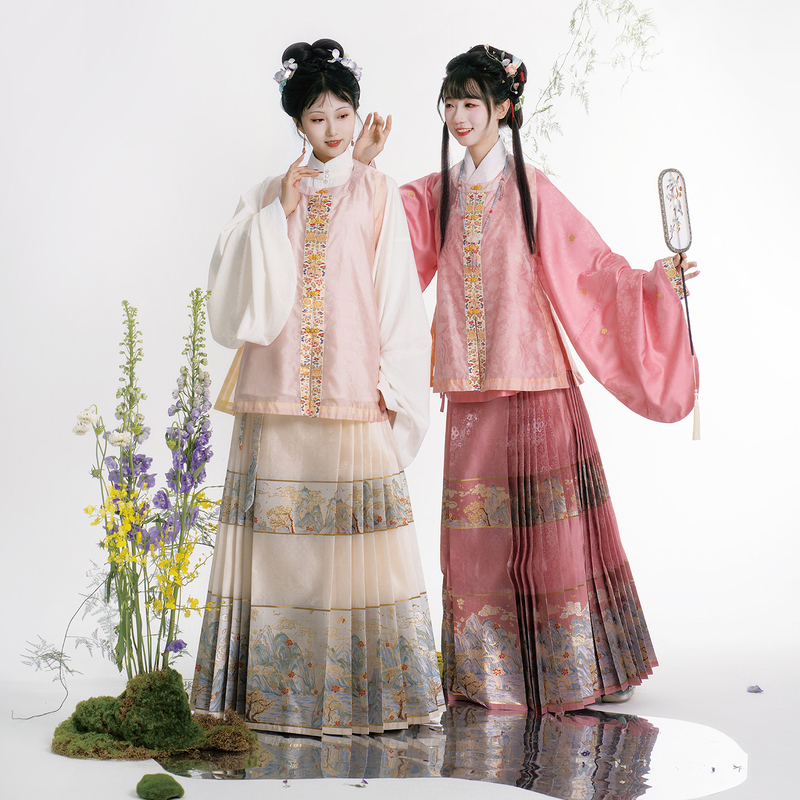 Qianli Jiangshan Ming-Style Hanfu Gold-Woven Floral Gauze Mamian Skirt Fabric, Chinese Style, New Chinese Style, Slimming, Everyday Wear for Young Girls Qianli Jiangshan Ming-Style Hanfu Gold-Woven Floral Gauze Mamian Skirt Fabric, Chinese Style, New Chinese Style, Slimming, Everyday Wear for Young Girls