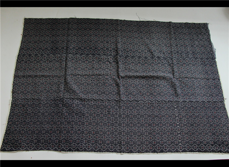 Thousands of miles of idle hands for handloom craftsmanship and artificial beauty embroidered old embroidered embroidered film Guangxi Zhuang is covered with brocade rug H95