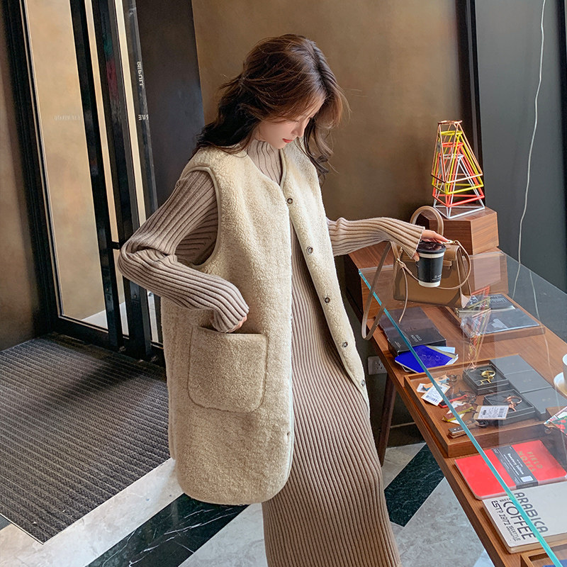 Lamb wool vest vest women's spring, autumn and winter medium and long version of the fur with Korean version loose large size vest jacket