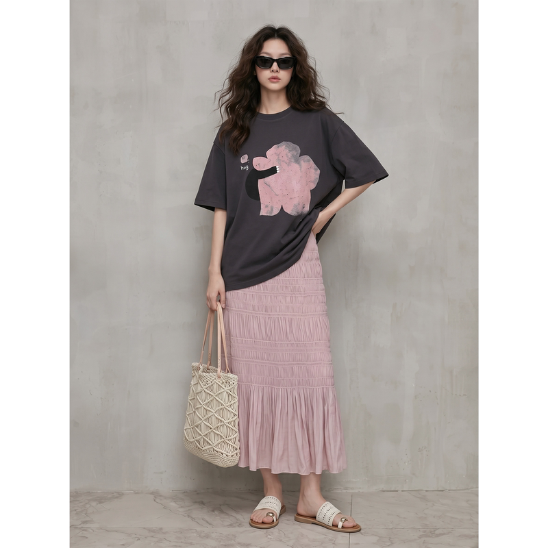 Color-Blocked Printed T-Shirt with Ruched Texture Skirt, Soft and Playful Style Two-Piece Set, Elegant Korean Style with a High-End Feel
