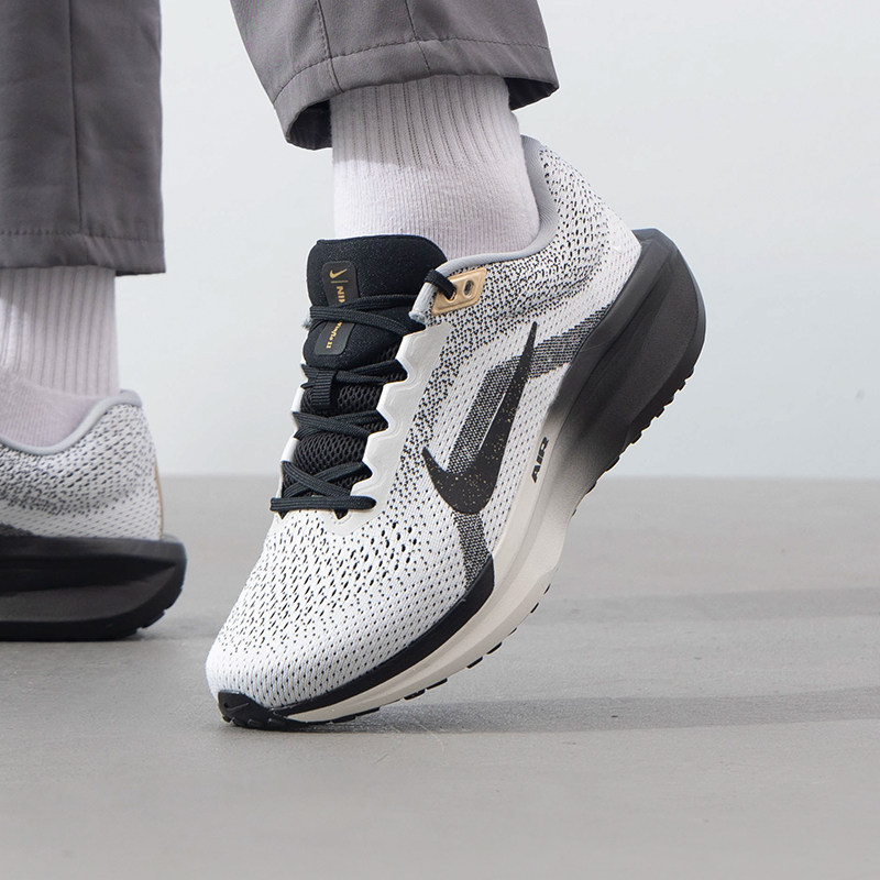 Nike HQ7975-100：专为小个子设计的透气缓震运动鞋_跑步鞋_淘宝服装网
