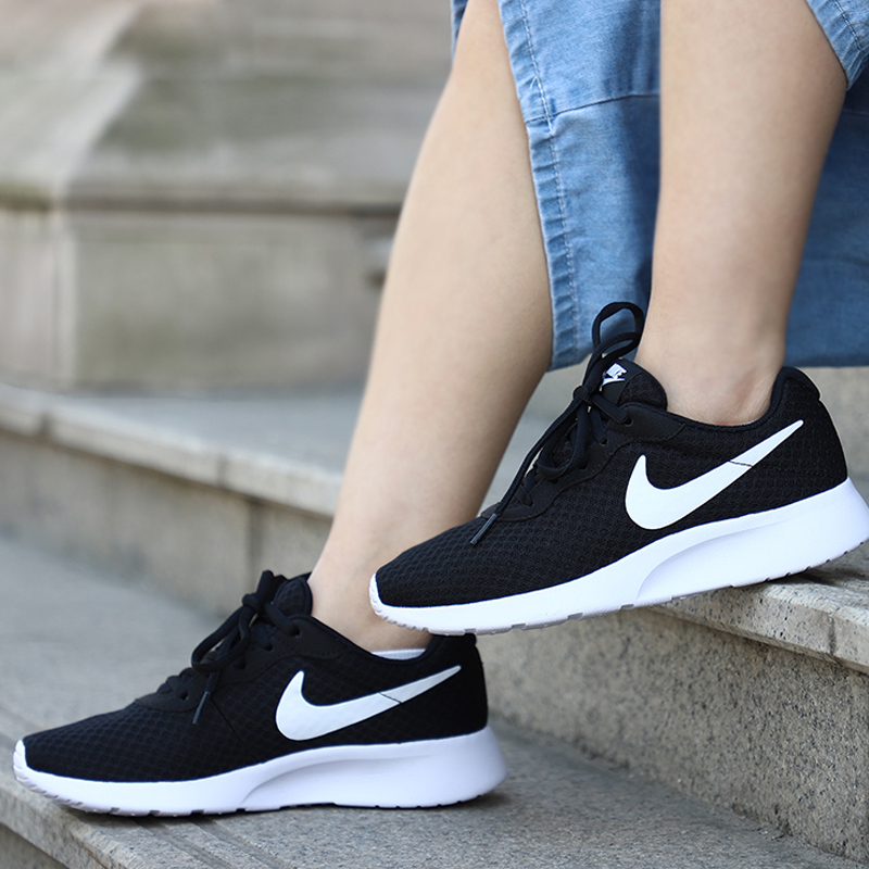 nike couple shoes white