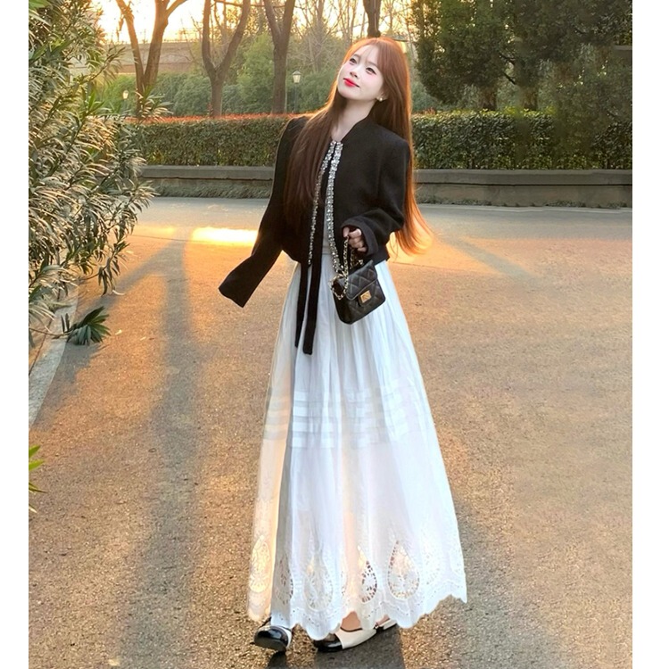 Plus-Size Spring Outfit for Cool and Stylish Women: Korean-Style Jacket and Lace Skirt Two-Piece Set That Makes You Look Slimmer