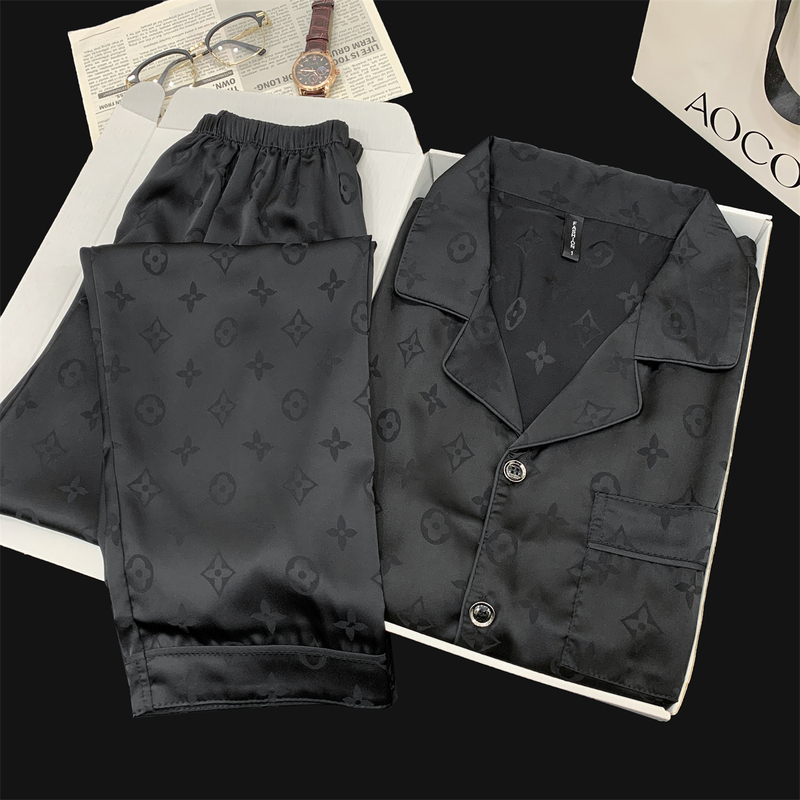 Ice Silk Pajamas for Men, Summer Thin Three-Piece Set, Light Luxury Style, High-End Silk, Cool Feeling, Large Size Men's Home Wear Ice Silk Pajamas for Men, Summer Thin Three-Piece Set, Light Luxury Style, High-End Silk, Cool Feeling, Large Size Men's Home Wear