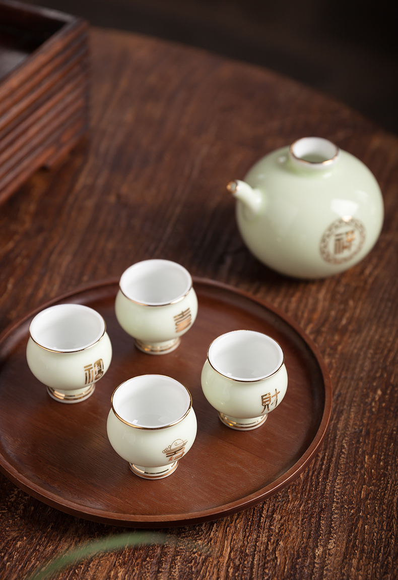 The new 2020 wine suits for Chinese liquor cup small jingdezhen high - grade he its drank hot hip household gifts