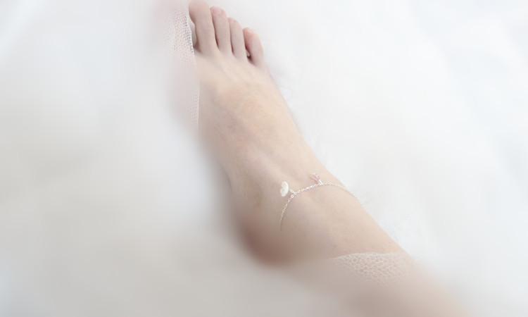 Hoa hậu Xi Anklet nữ sterling bạc Hoa trắng dễ thương ngọt ngào gợi cảm tươi mát sinh viên dâu pha lê lừa chân đào lắc chân nữ vàng đẹp