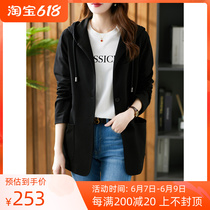 U Family Spring Autumn Lady Short Style Jacket Casual Lianhood Small Suit 2022 New Korean Version 100 Hitch Black Blouse