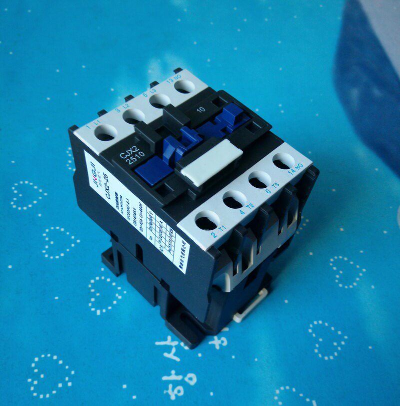 Silver-point AC contactor CJX225-102501 voltage AC220VAC380V