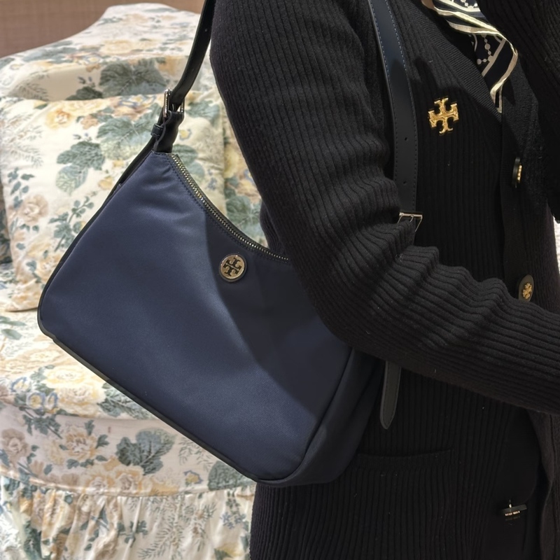 Directly Shipped from the Usa, Tory Burch Nylon New Nylon Underarm Bag, Shoulder Bag, Non-Returnable Directly Shipped from the Usa, Tory Burch Nylon New Nylon Underarm Bag, Shoulder Bag, Non-Returnable