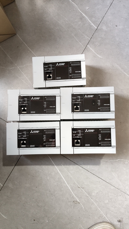 Fx5U-32Mt/Es, Genuine Mitsubishi Product, Near-New Condition, Welcome to Inquire and Purchase