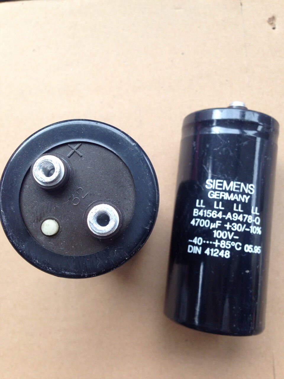 Original disassembly machine German Siemens 100V4700UF 50*105 audio audio filter fever capacitor