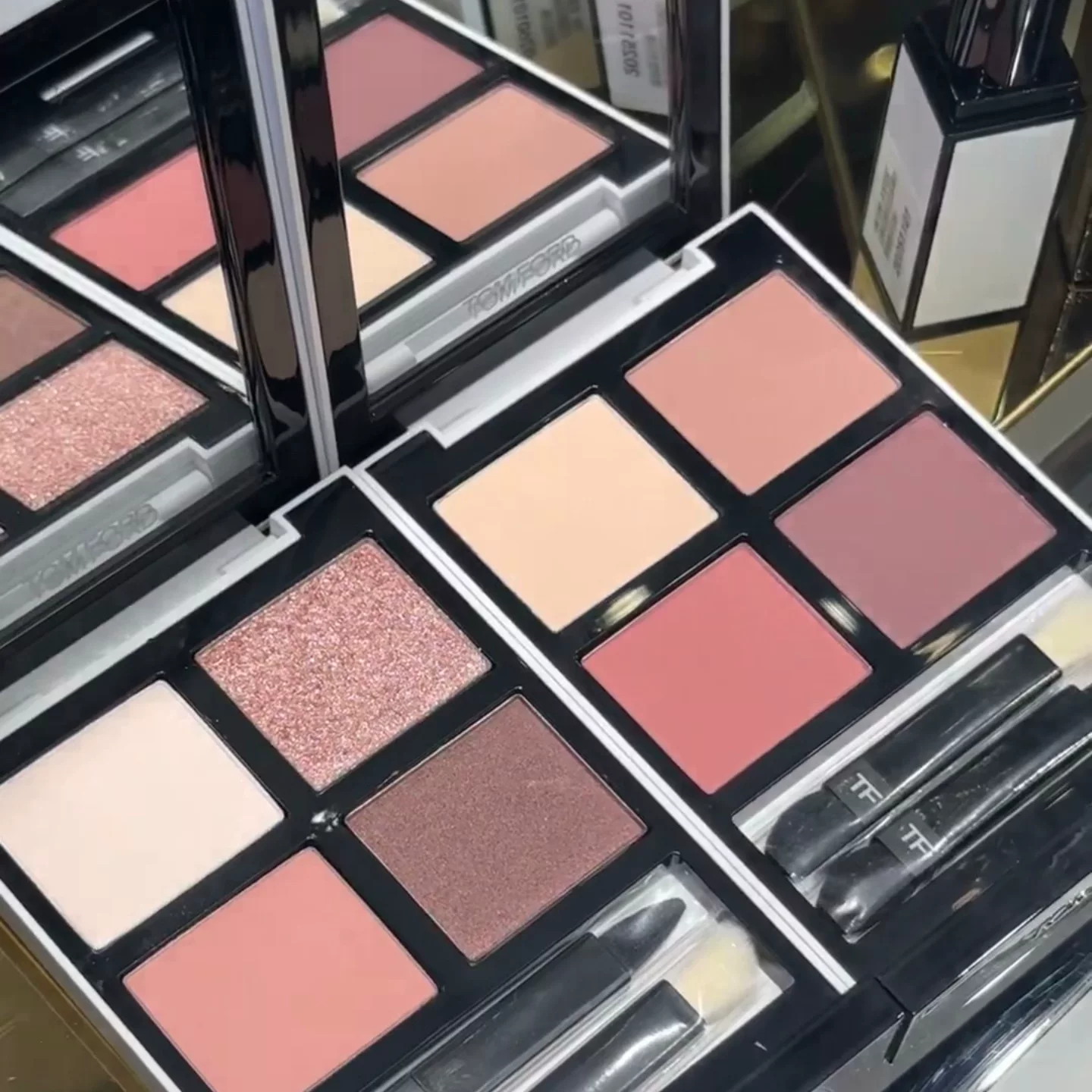 TOM FORD Танабата ограниченная Rose Garden белая тюбик накидка 01/02 Белая пан дач четырехцветная палетка теней 01/30