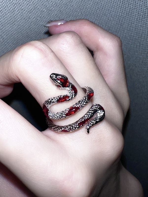Chiboti Dark Night Spirit Snake Red Scar Snake Winding Around Ring
