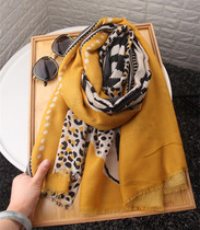 Small beautiful home 2019 Autumn New European and American leopard BAO WEN tourism sunscreen shawl silk scarf womens gauze cotton and linen