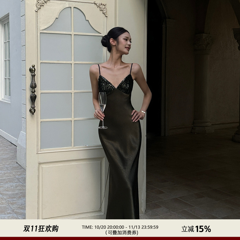 Venuie Emerald Green Satin Suspender Dress Accessible Luxury Evening Birthday Dress Slim Fit Hip-Hugging Fishtail Long Dress
