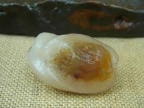 Glutinous rice cake agate Crystal wrapped sugar heart natural stone collection Alxa Gobi agate raw stone D