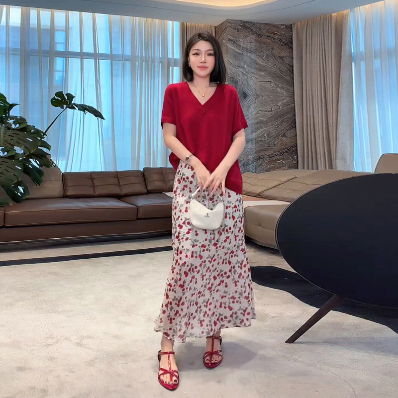 Me Lao Yang's Clothing Wild Strawberry Set Silk Wool Ice-Feel Slimming T-Shirt and Skirt Casual Two-Piece Set