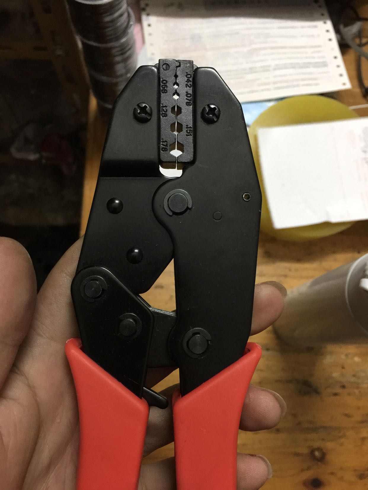 Wire rope crimping pliers press two wire rope 8-word aluminum sleeves with a diameter of 1 2mm 1 5mm 2 0mm