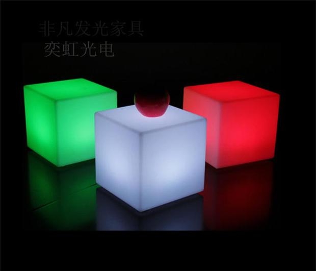 LED ngoài trời chiếu sáng đồ nội thất vuông phân KTV ghế sofa thanh bàn ghế vuông vuông đèn đầy màu sắc phân - Giải trí / Bar / KTV