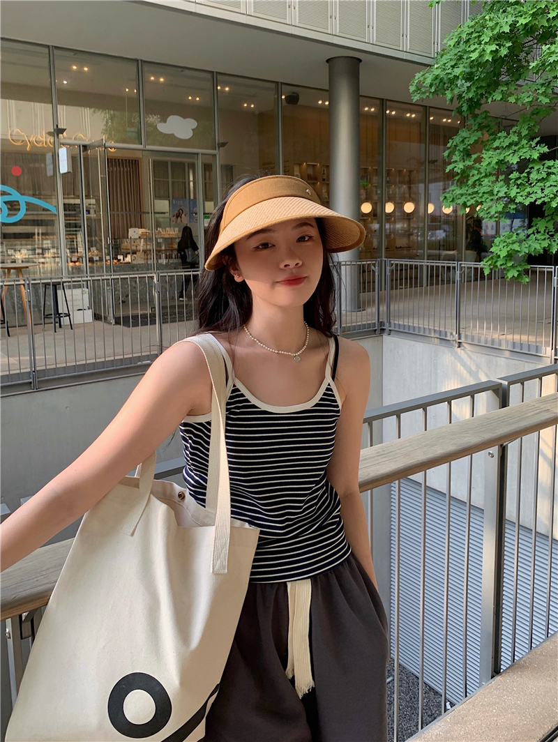 Women's Fashion Solid Color Big Eaves Sun Hat display picture 2