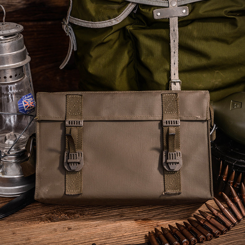 80s Swiss battlefield shockproof equipment shoulder bag waterproof postman bag European imported military supplies collection vintage