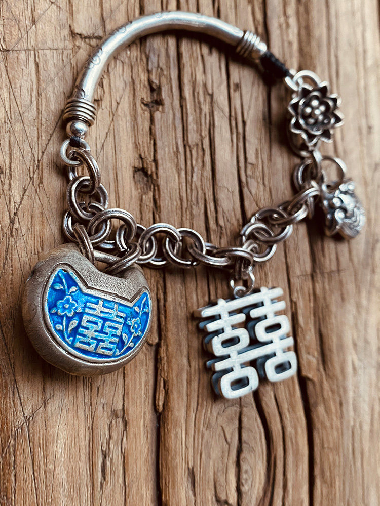 The Blue Heers Hand in the Hand