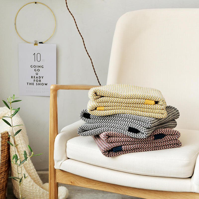 "Ấn tượng Hongya" chăn bông cotton Bắc Âu chăn hình học nghỉ trưa văn phòng khăn choàng thường chăn - Ném / Chăn chăn tuyết nhung