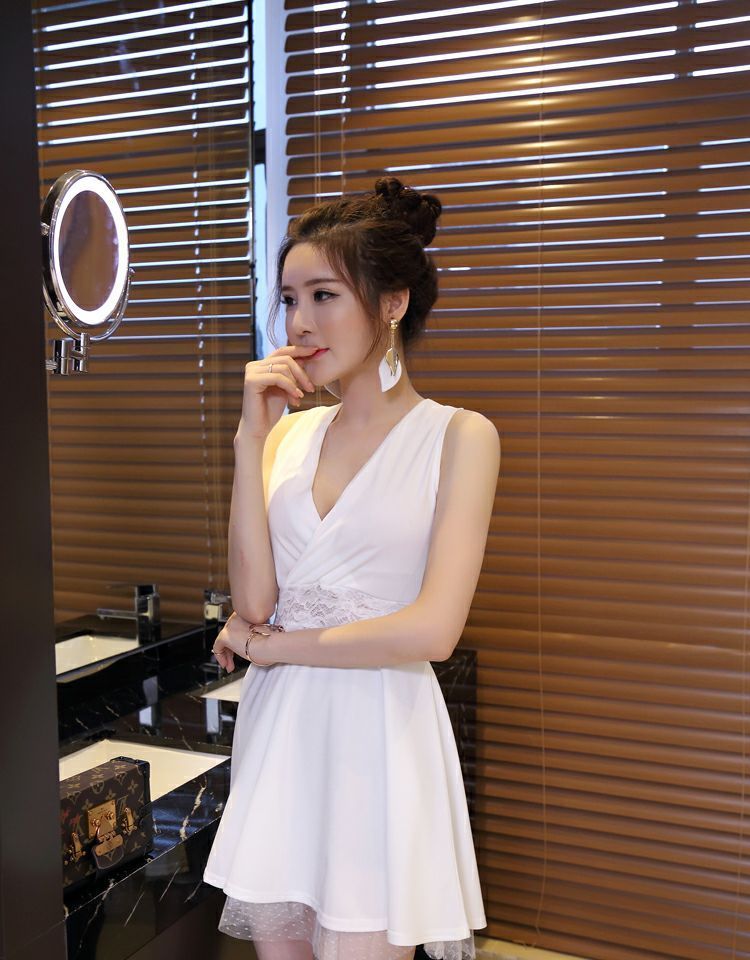 2018 mùa hè đêm mới của Hàn Quốc phụ nữ sexy V-Cổ ren quan điểm bị rò rỉ lại Slim không tay a-line dress váy voan xòe