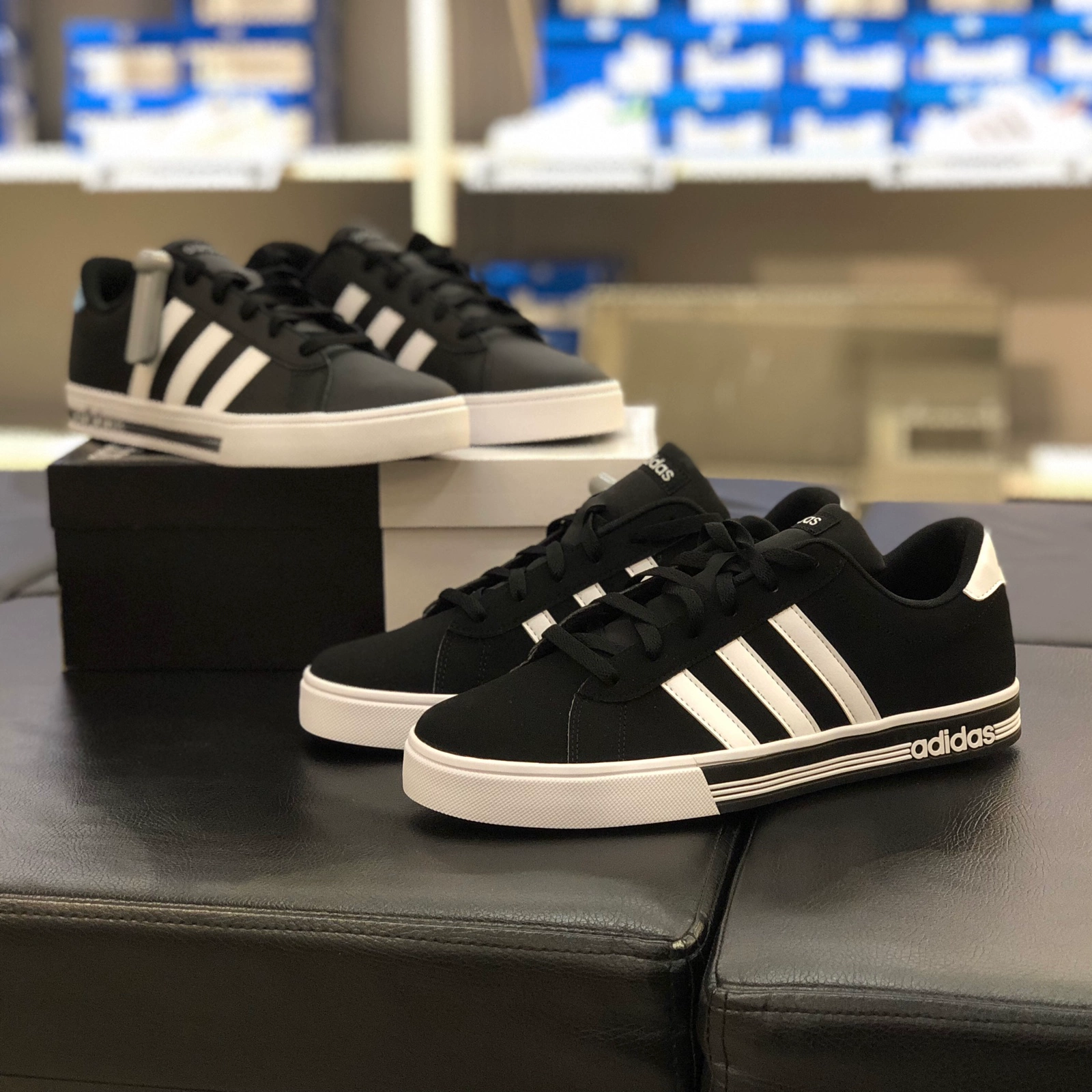 Adidas nam 18 năm mới thoải mái mang giày thoáng khí retro cắt thấp thoáng khí AW4575 giày lười thể thao nam