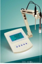 DDS-320 laboratory conductivity meter