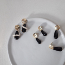 Iamnotnice hand as a small crowdsourced temperament retro natural freshwater pearl Black Manau ear stud earrings